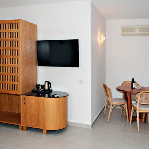 Room 319_04_s